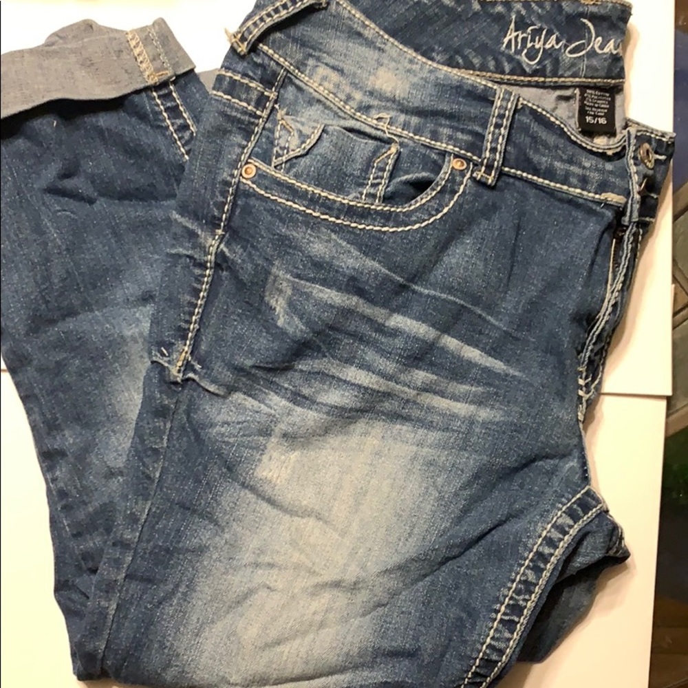 Ariya Jeans